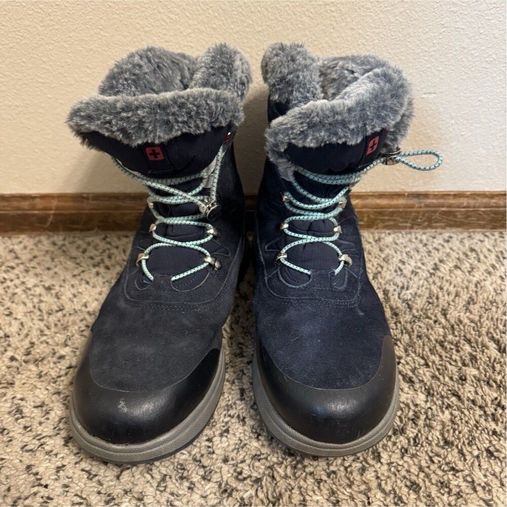 SwissTech Women's Navy Snow Boots Faux Fur Lined Thinsulate Water Resistant
